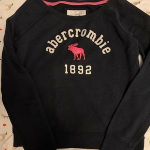 super cute abercrombie kids crewneck!! in amazing condition!!!!